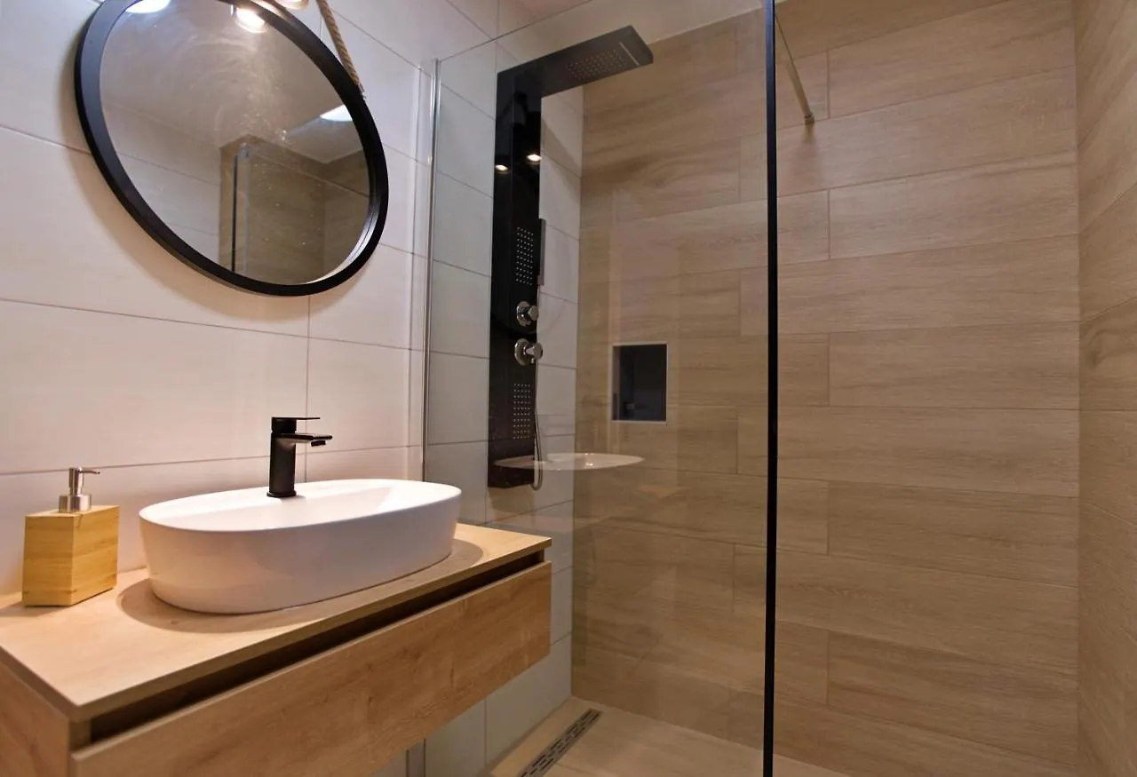 Apartments Kiwi روفينج