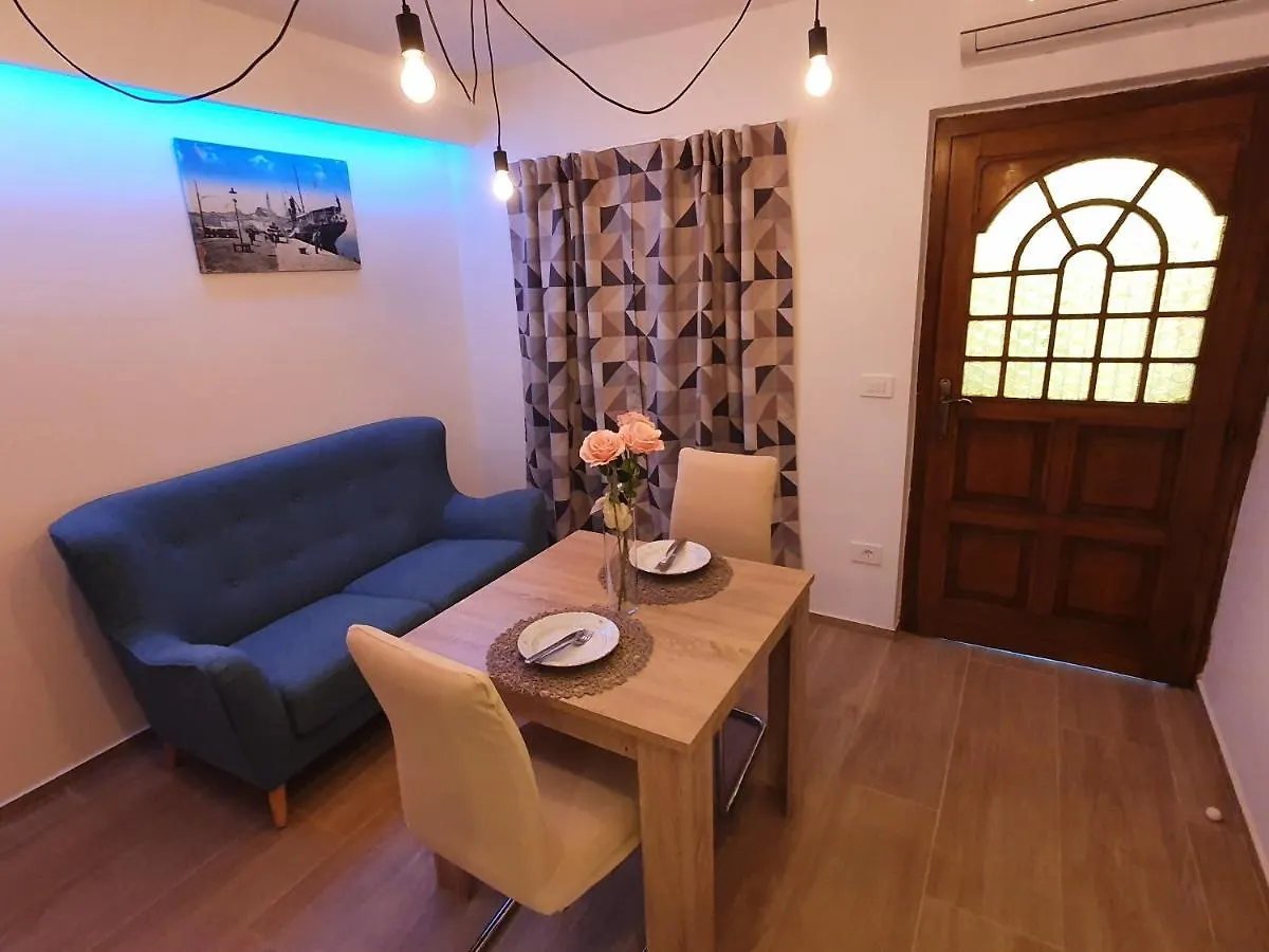 Apartments Kiwi روفينج