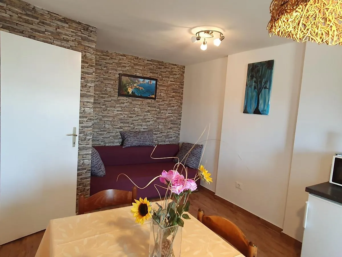 Apartments Kiwi روفينج
