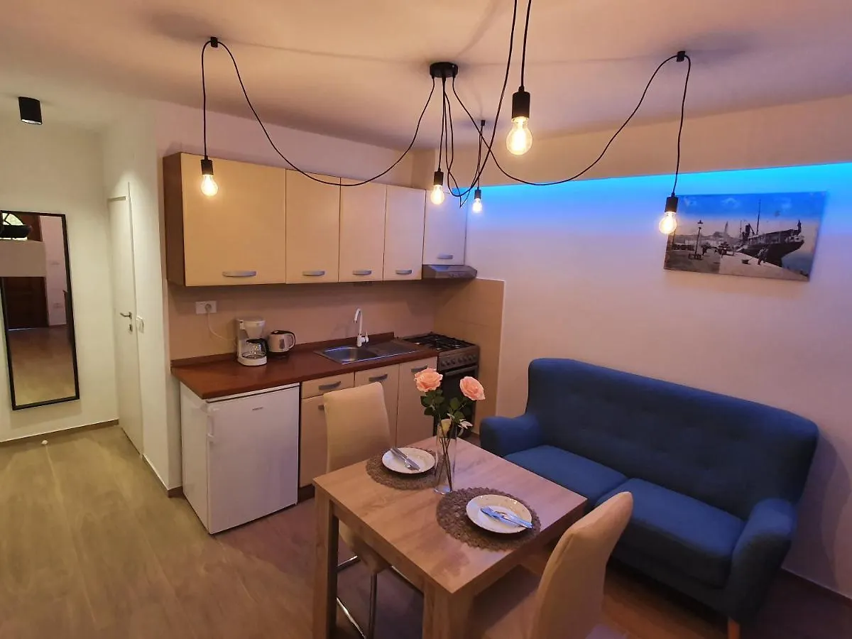 Apartments Kiwi روفينج