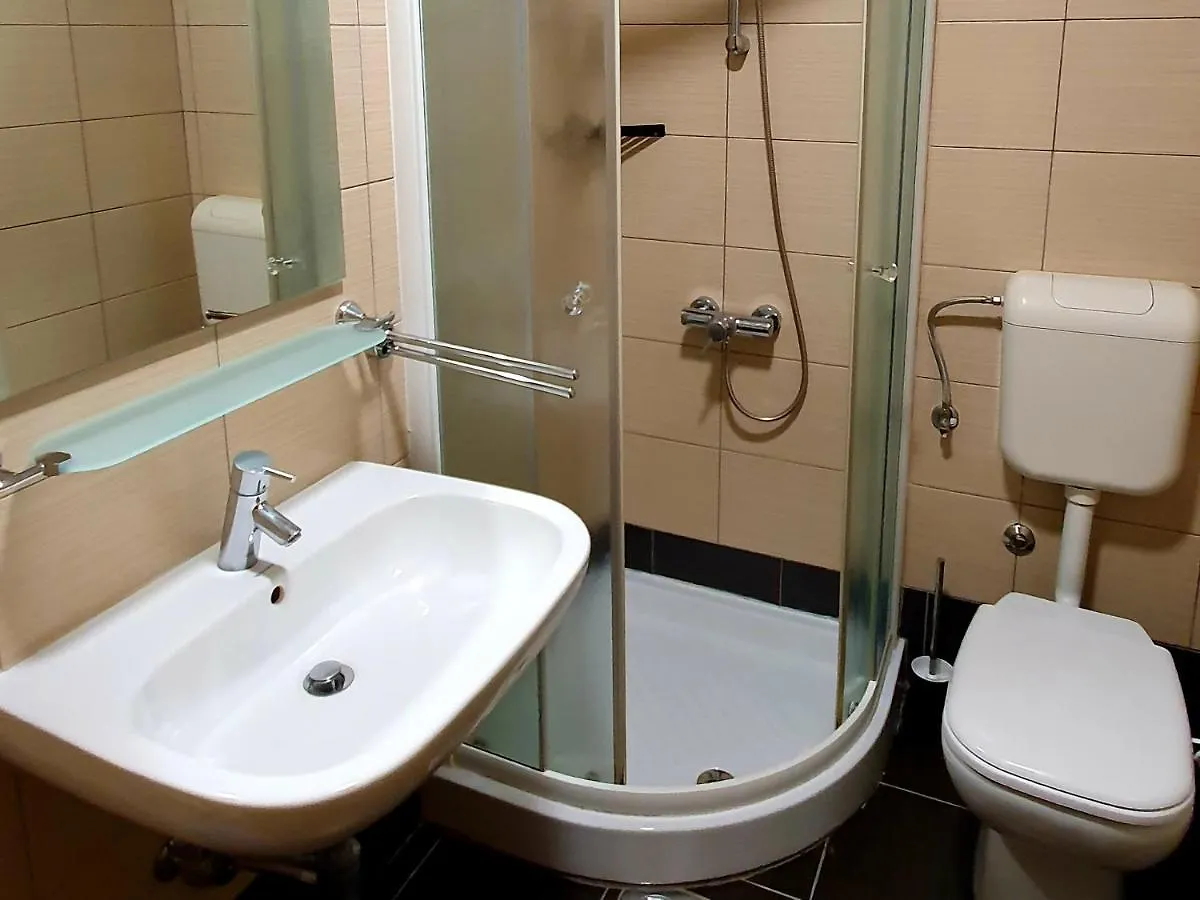 Apartments Kiwi روفينج